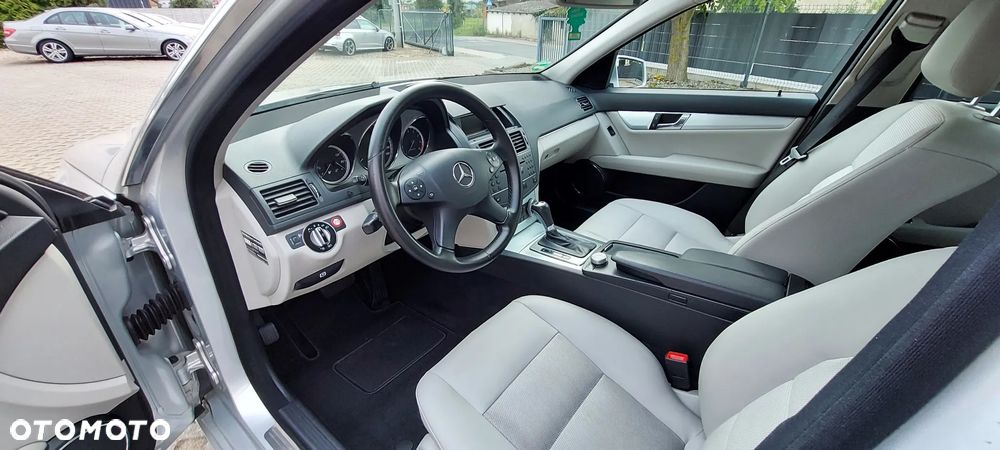 Mercedes-Benz Klasa C - 32