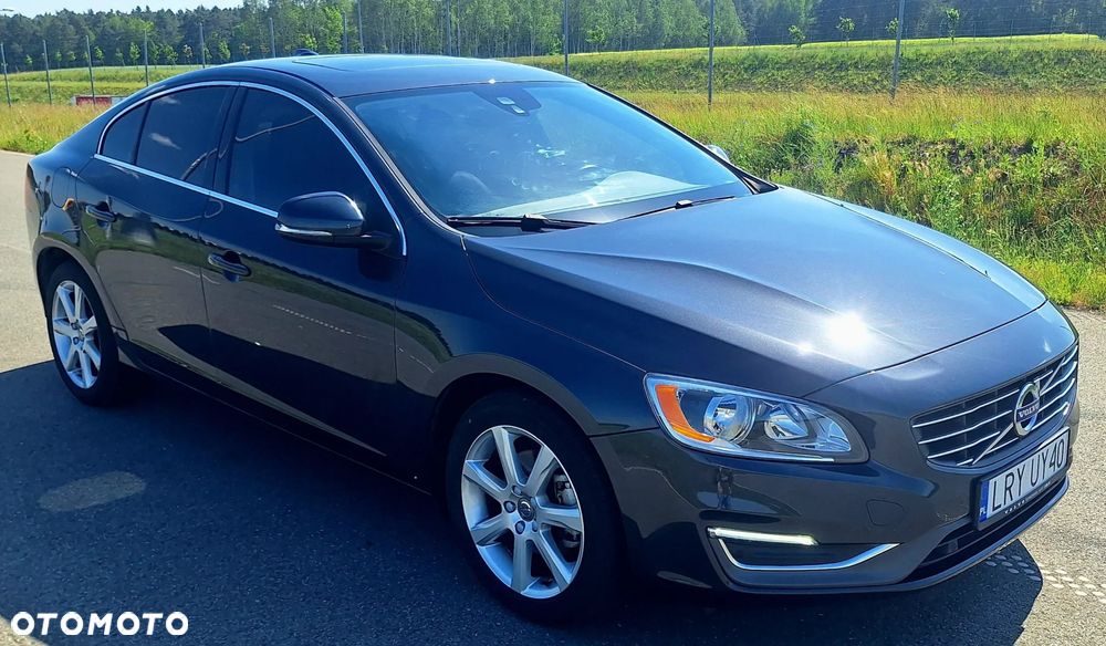 Volvo S60 2.0T Powershift Momentum - 1