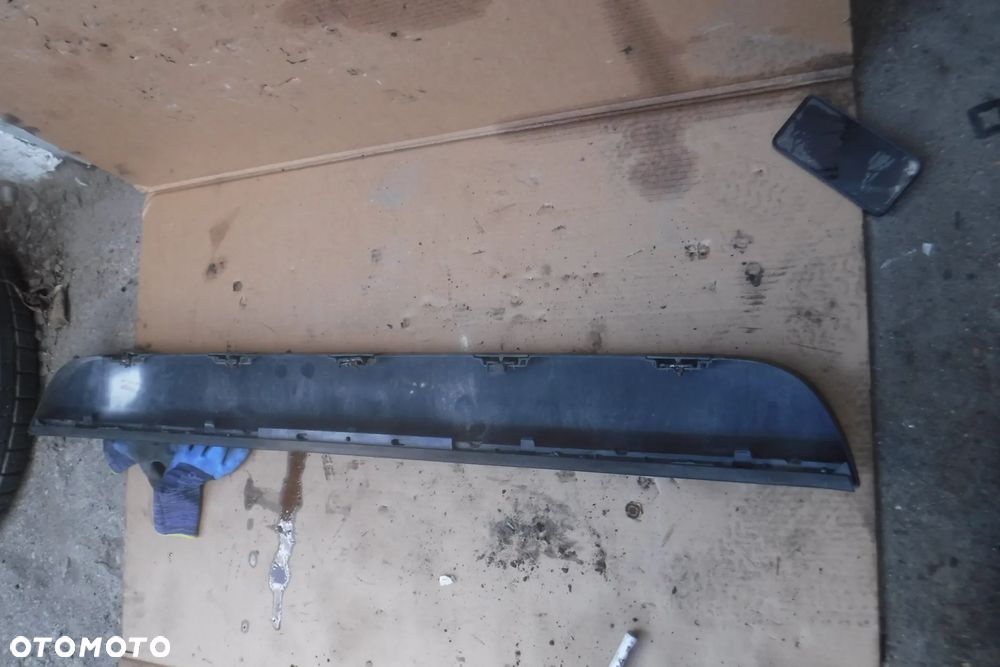 Mercedes ML W163 lift  197  listwa spoiler nakladka klapy - 2