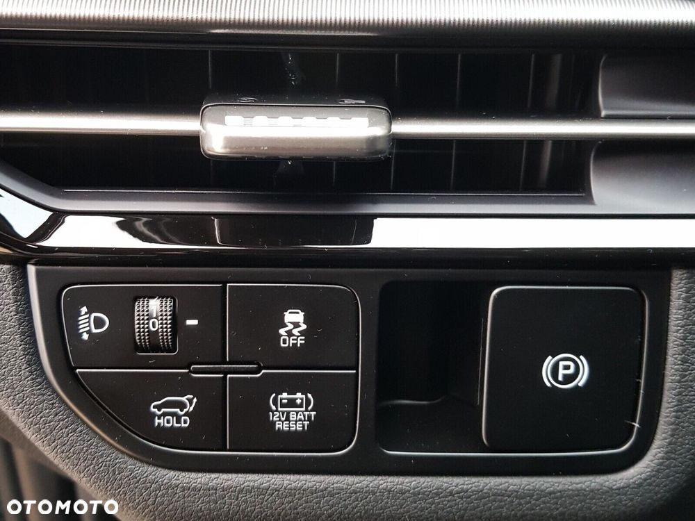 Kia Sportage 1.6 T-GDI HEV Anniversary 2WD - 16