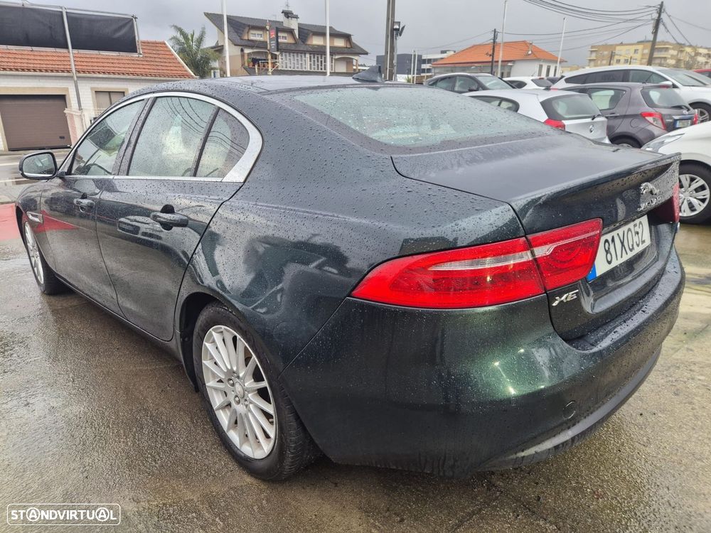 Jaguar XE 2.0 D Prestige - 4