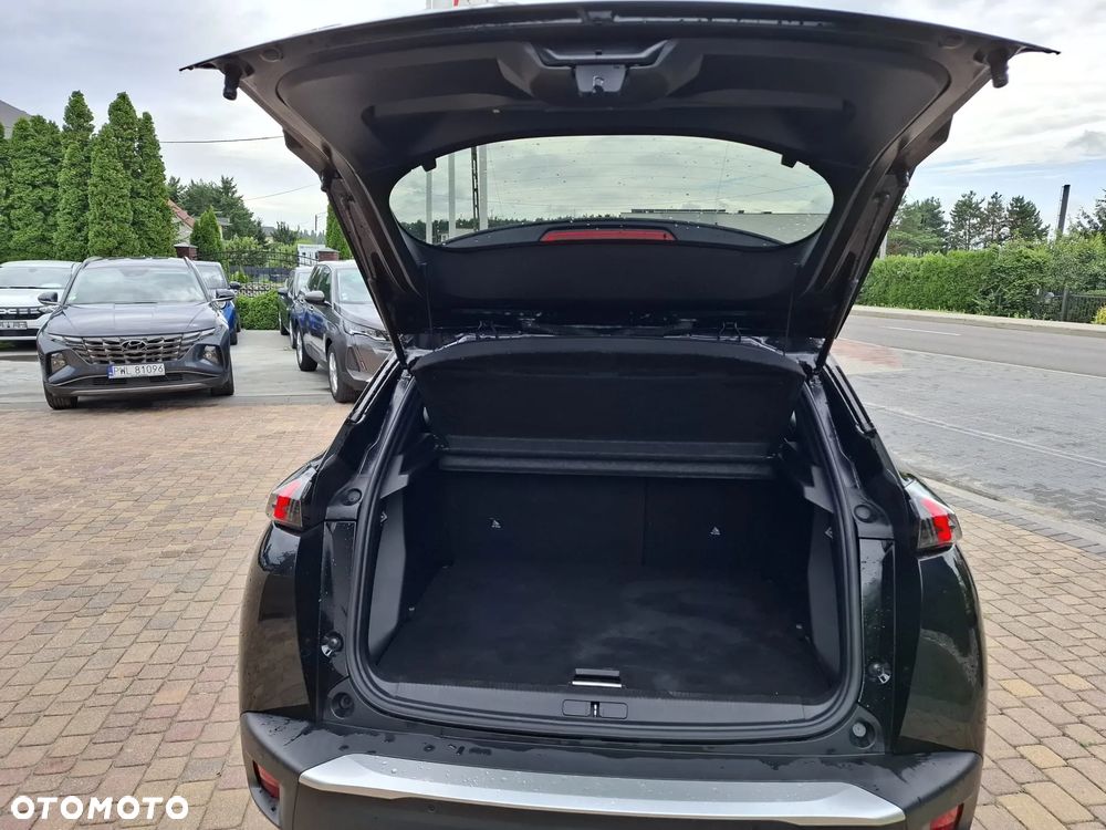 Peugeot 2008 PureTech 130 EAT8 GT - 17