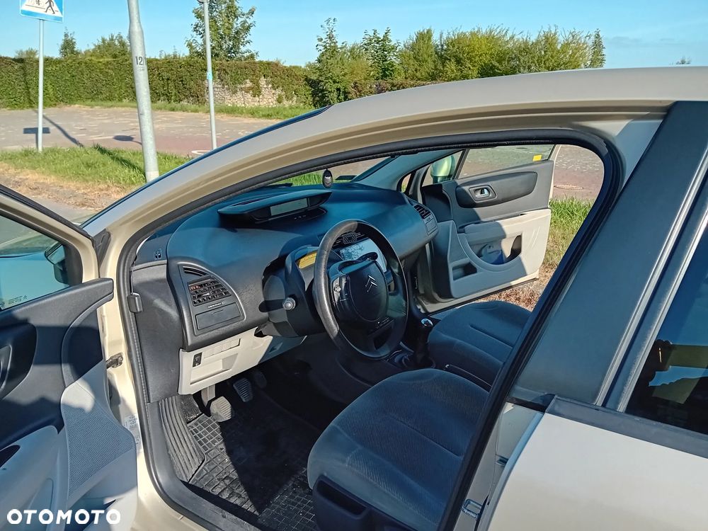 Citroën C4 1.6 HDi SX - 8