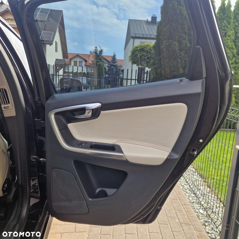 Volvo XC 60 D4 Drive-E Ocean Race - 18