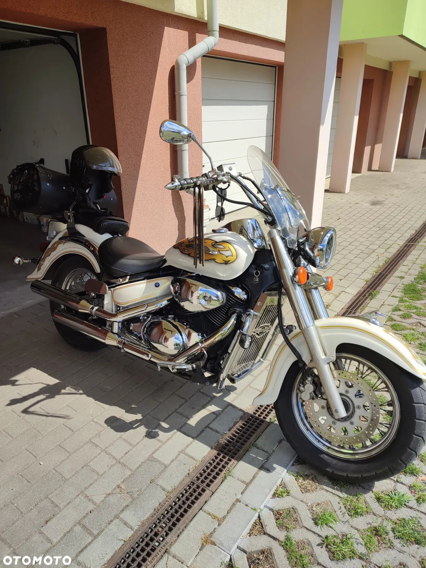 Suzuki Intruder - 1