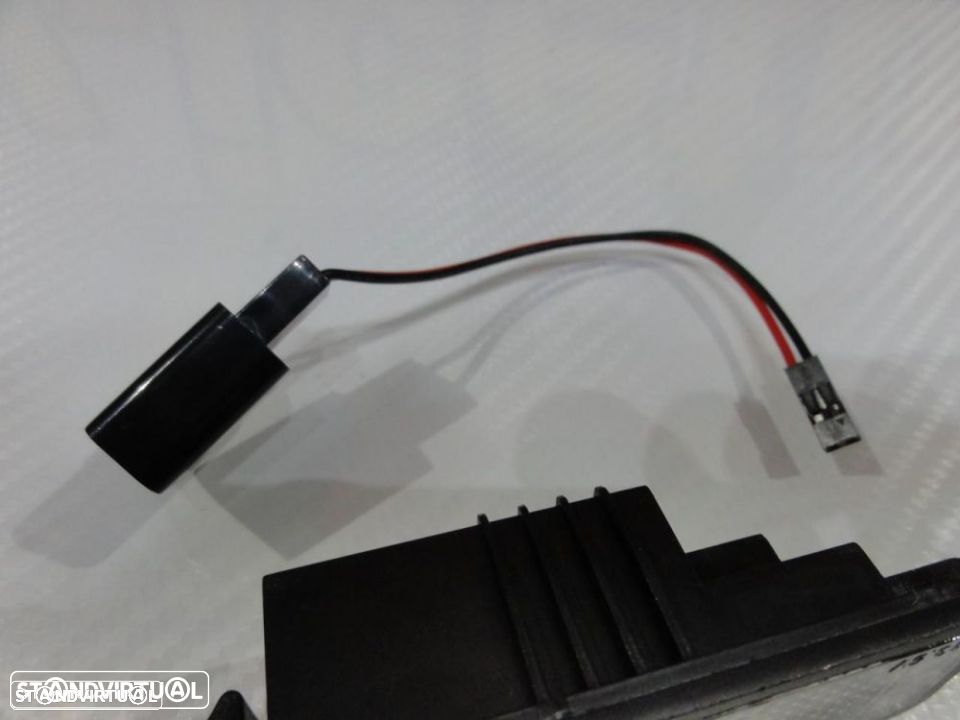 Suporte De Lâmpada De Matricula Com Led Branco Para Audi TT 8N 2-doors 1999-2006, VW EOS, Golf 4, 5, 6, 7, Lupo, Passat 3C, CC, Polo 6N2, 9N,9N3, Beetle, Passat B6, B7, Phaeton, Scirocco, Seat Altea, Exeo, Exeo ST, Ibiza 6J, Leon 1P, Skoda Superb 3T 4-drs Sedan 2008, Porsche Carrera GT, 911 Carrera 996, 997, GT2, GT3, Boxster 987, Cayene 9PA, Cayman 987C. - 10