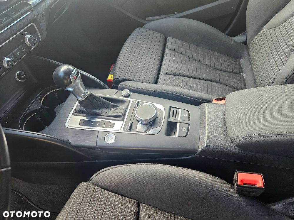 Audi A3 Sportback 35 TFSI S tronic - 19