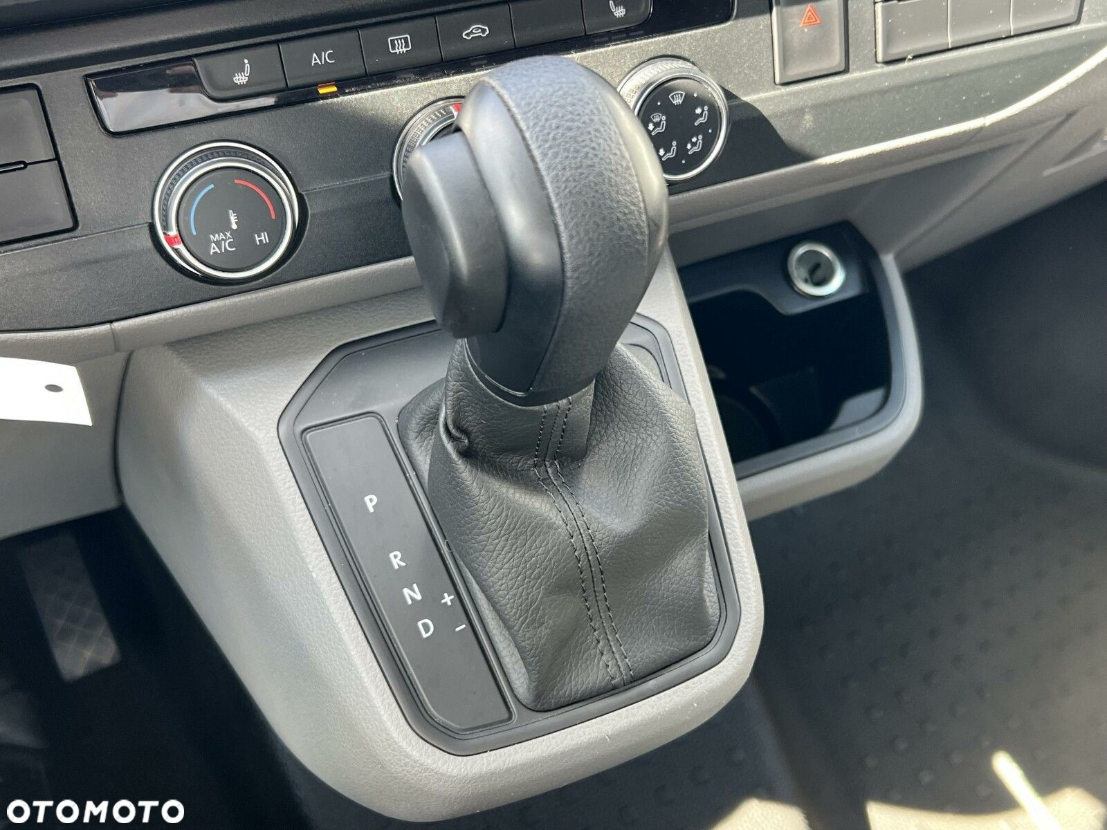 Volkswagen Transporter - 24