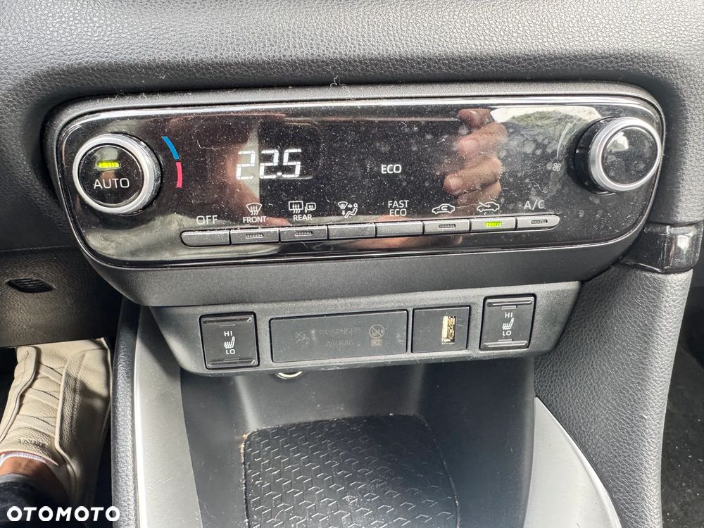 Toyota Yaris Hybrid 1.5 Executive - 10