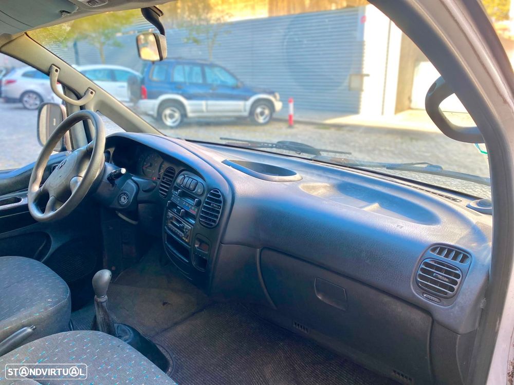 Hyundai H-1 2.5 TD SV Longo - 13