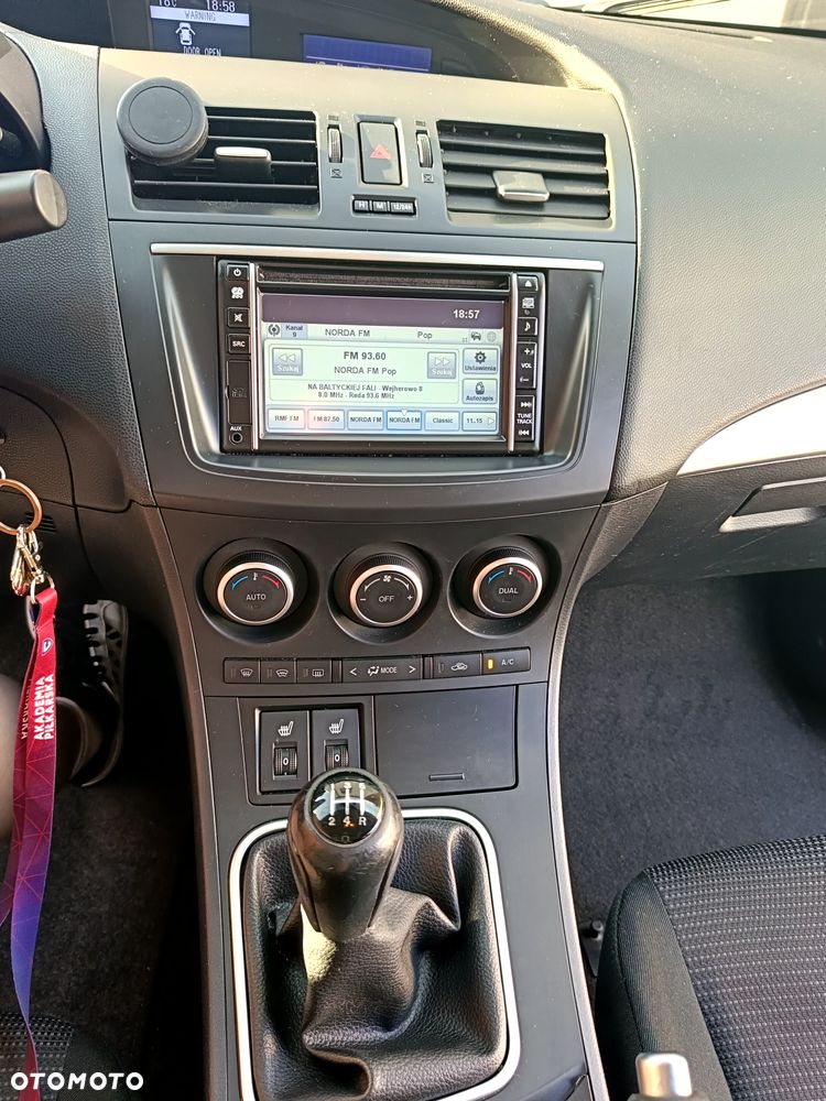Mazda 3 1.6 Exclusive + - 9