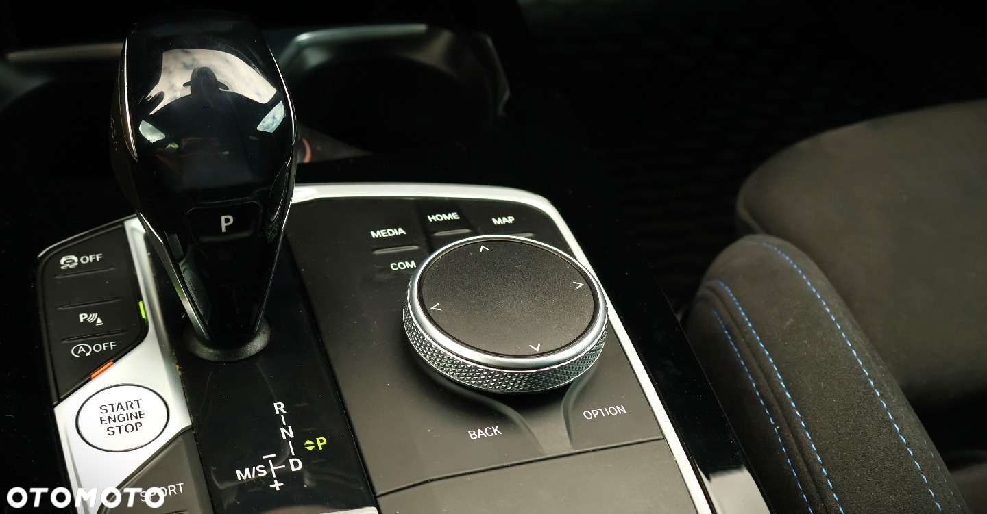 BMW Seria 2 218d M Sport - 31