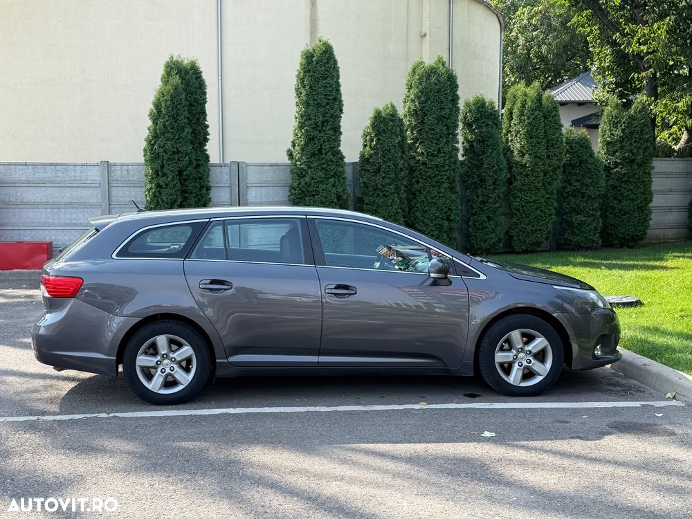 Toyota Avensis 2.0 D-4D Executive - 6