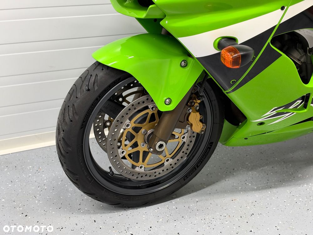 Kawasaki ZXR - 29