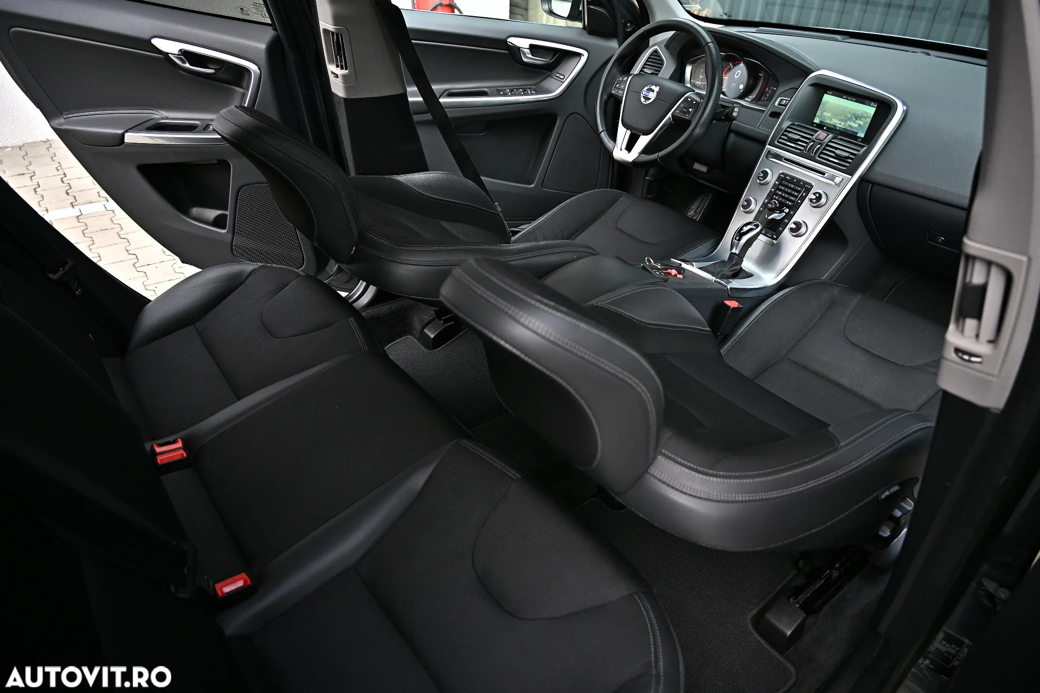 Volvo XC 60 D4 Geartronic Momentum - 26
