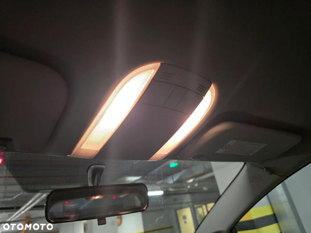 Toyota Auris 1.6 Premium - 17