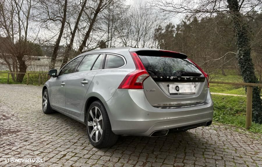 Volvo V60 2.4 D6 Summum AWD Phev - 13