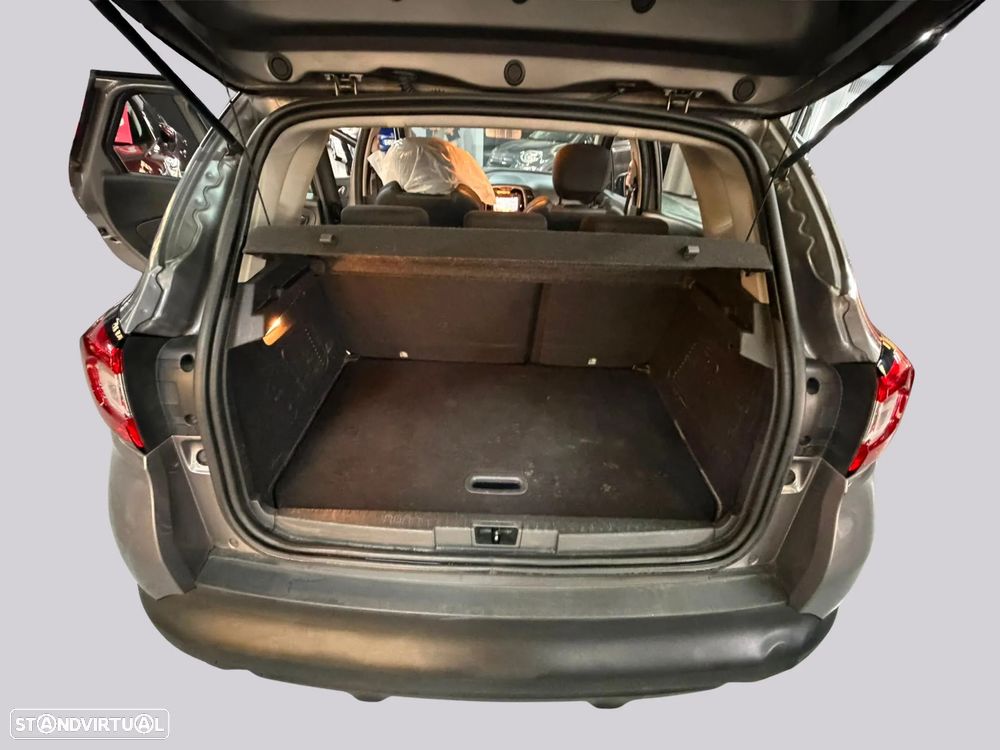 Renault Captur - 32
