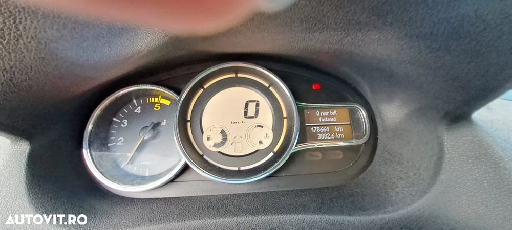 Renault Megane 1.5 dCi Dynamique - 4