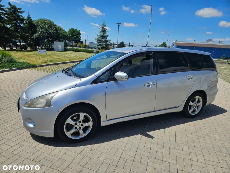 Mitsubishi Grandis - 9