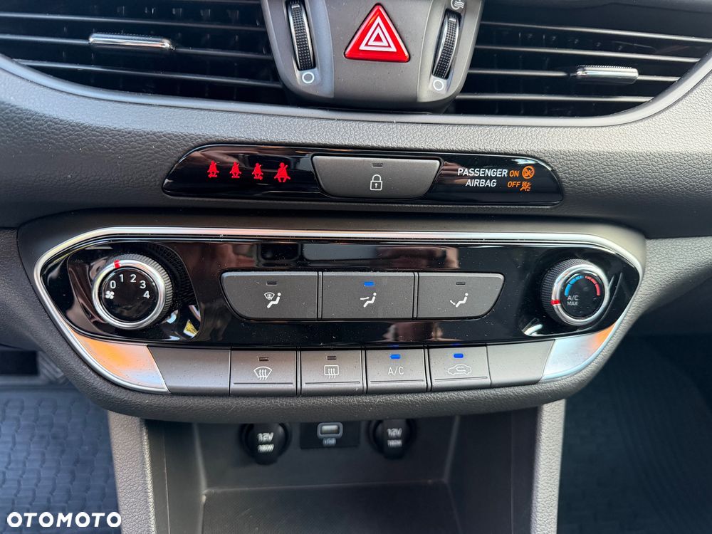 Hyundai i30 1.5 DPI Classic + - 32