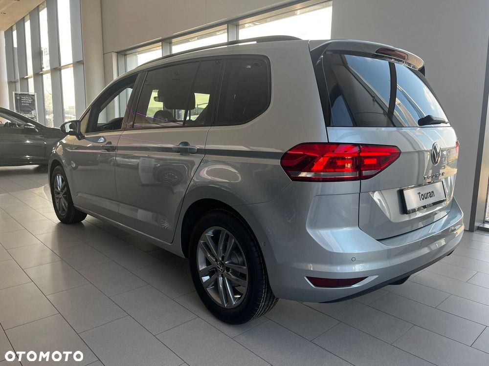 Volkswagen Touran - 6