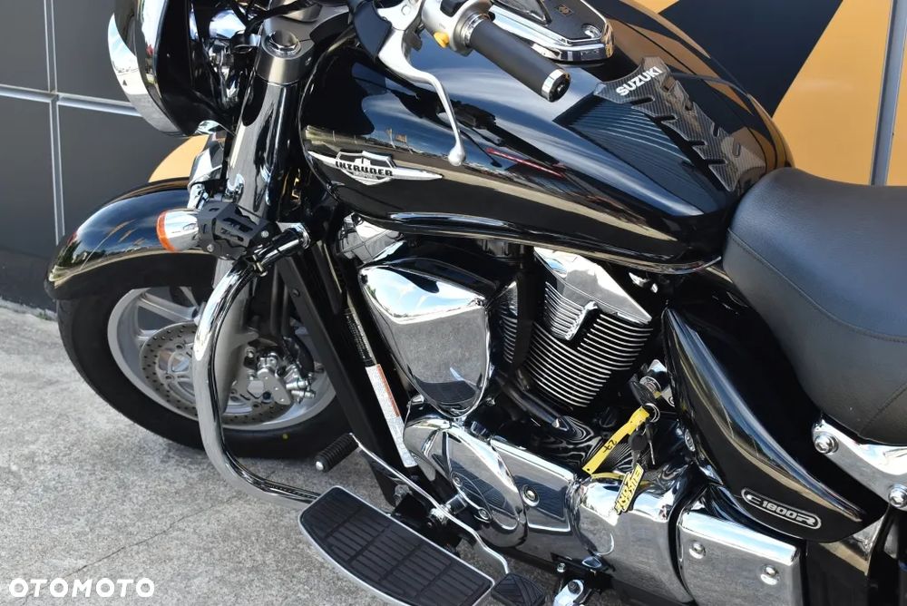 Suzuki Intruder - 14