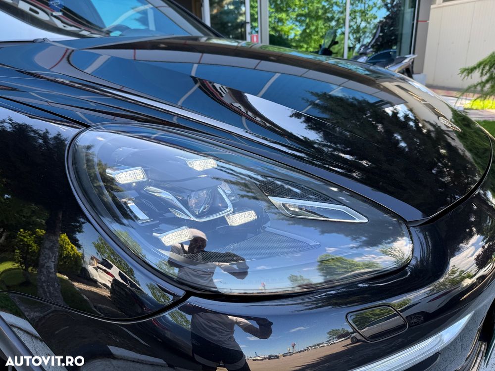Porsche Cayenne Platinum Edition - 25