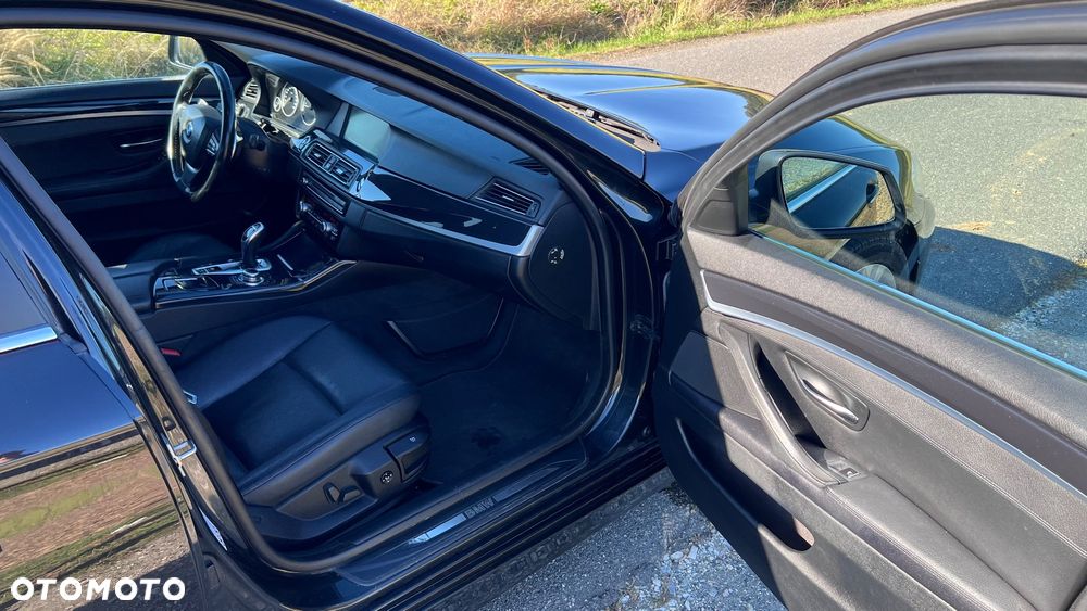 BMW Seria 5 525d xDrive - 20