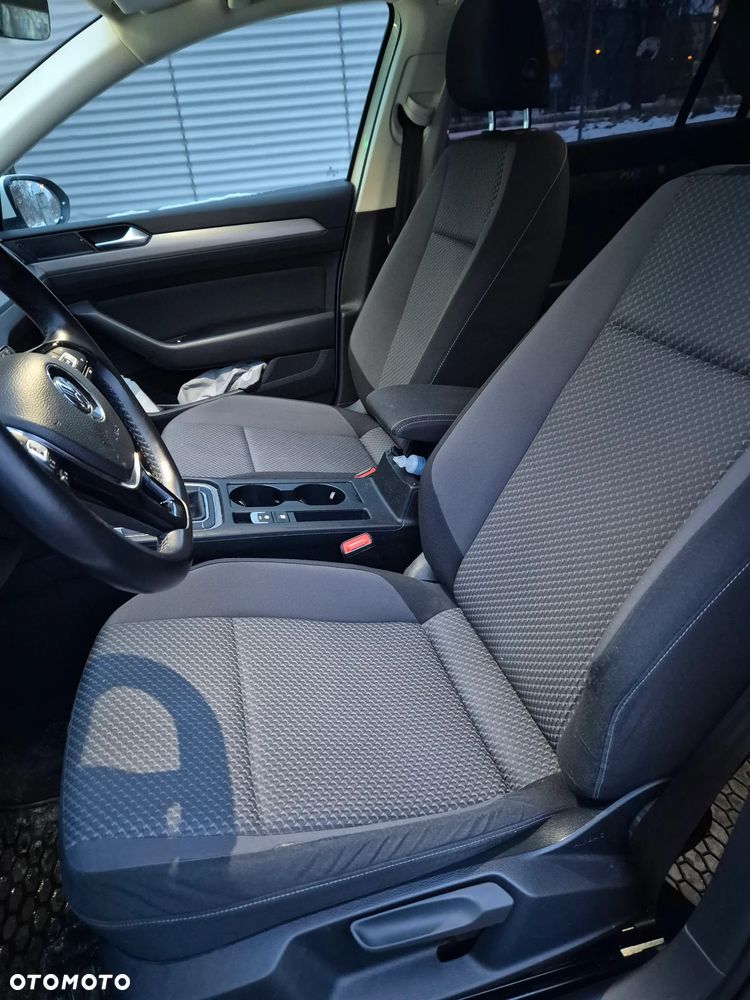 Volkswagen Passat 1.6 TDI BMT Trendline - 11
