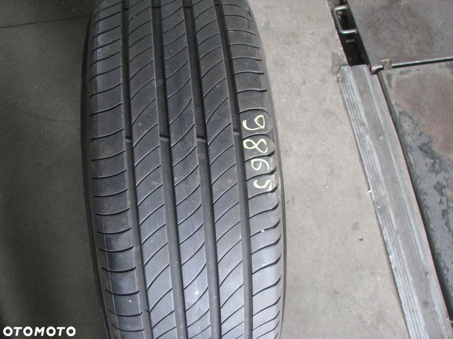 MICHELIN L205/55 R17 PRIMACY 4 95V XL S1 - 1
