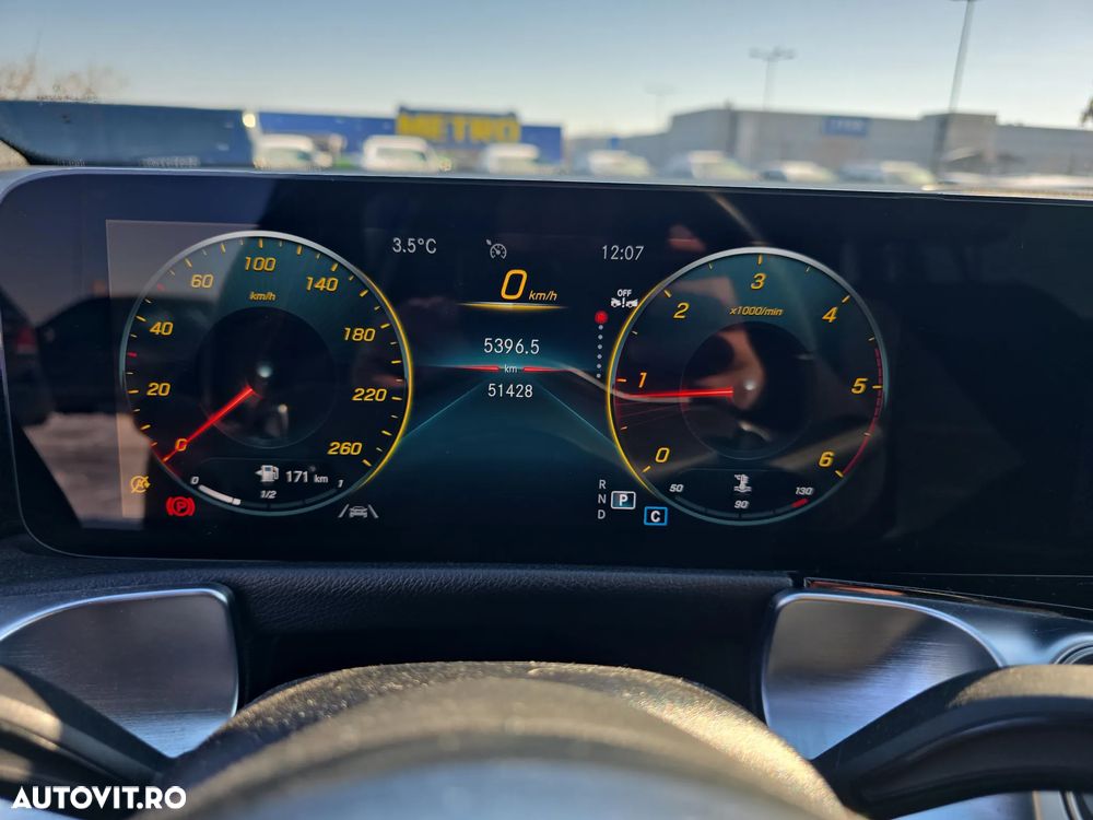 Mercedes-Benz GLB - 12