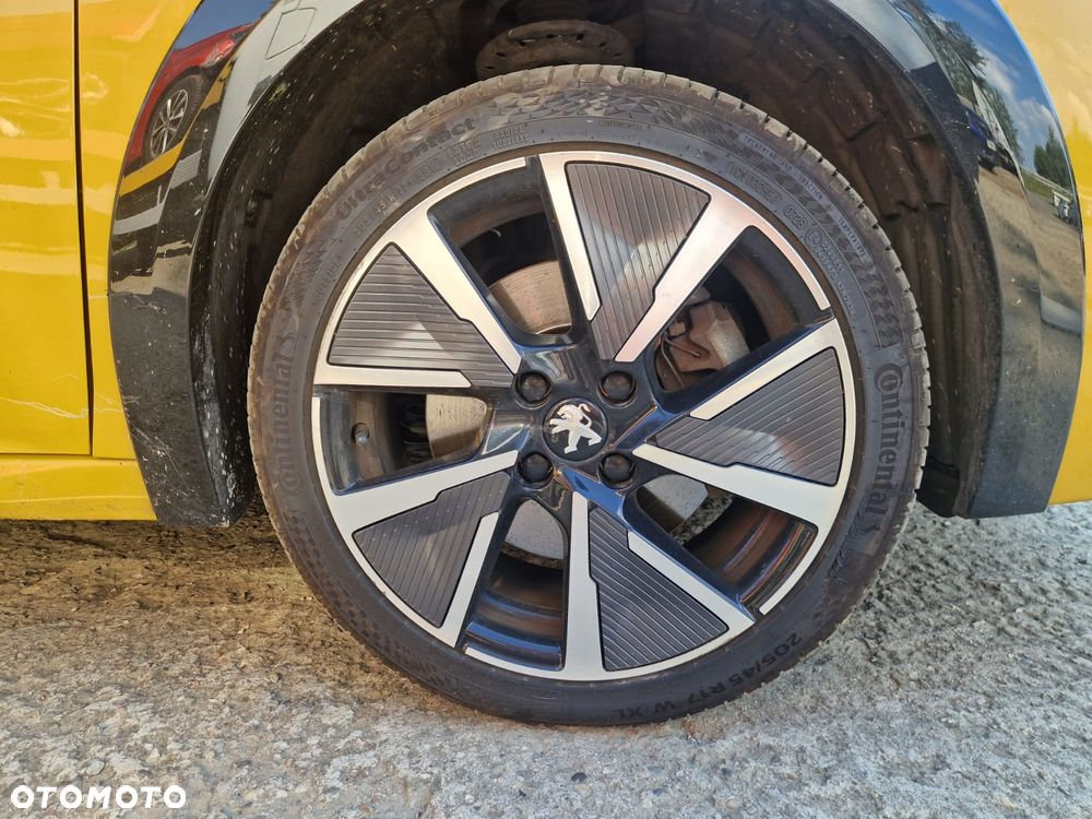 Peugeot 208 - 17