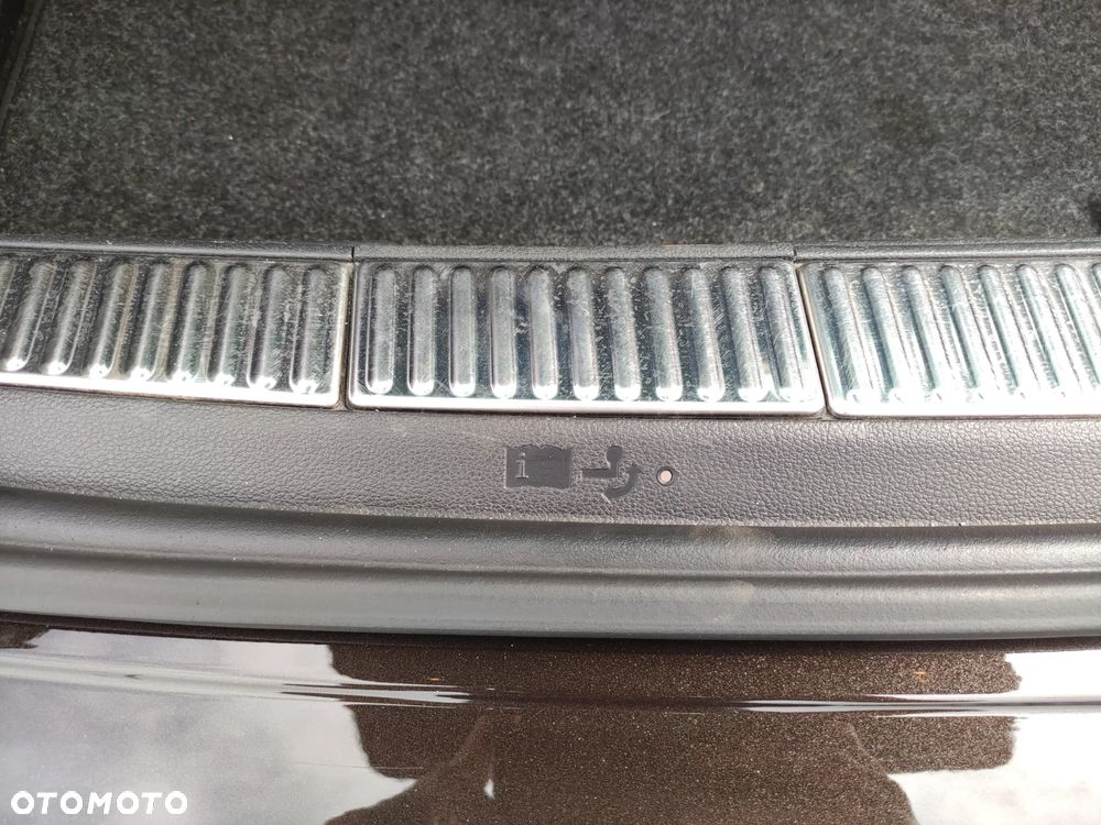 Skoda Superb 2.0 TDI L&K DSG - 9
