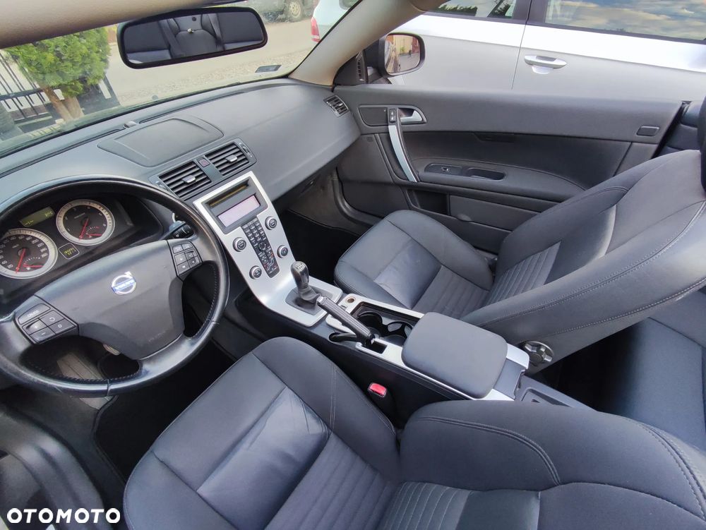 Volvo C70 D3 Momentum - 32