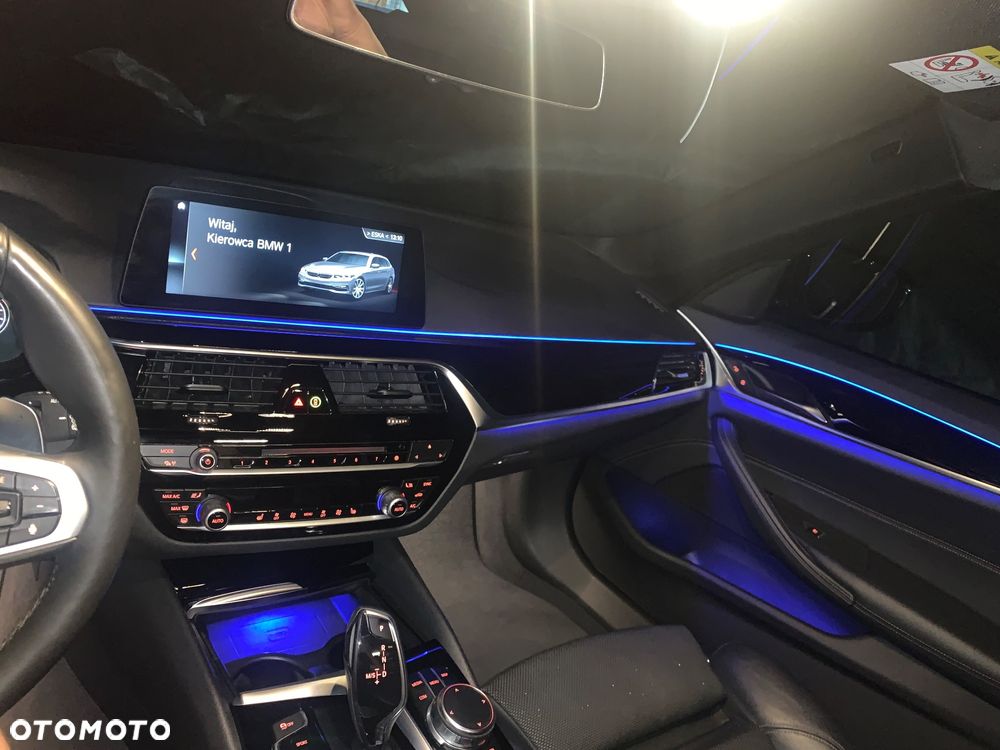 BMW Seria 5 520d M Sport - 35