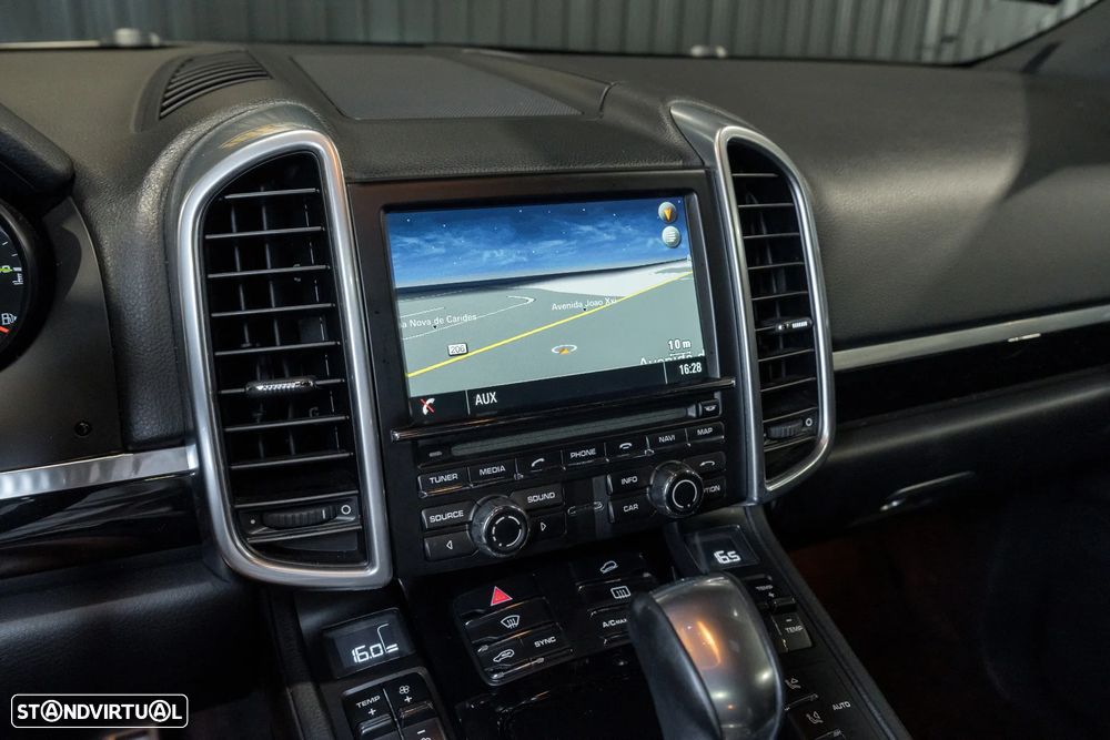 Porsche Cayenne S E-Hybrid - 14
