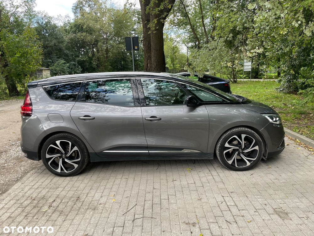 Renault Grand Scenic - 10