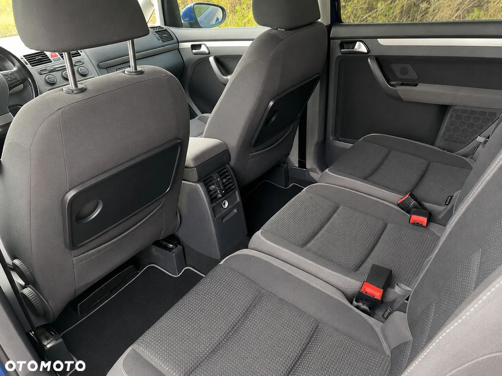 Volkswagen Touran 1.4 TSI Conceptline - 9