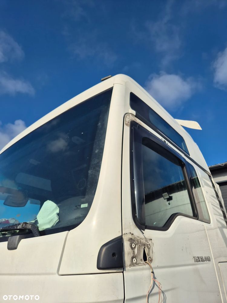 Narożnik szyby listwa osłona obudowa słupka kabiny LEWA MAN TGX EURO 5 XXL - 1