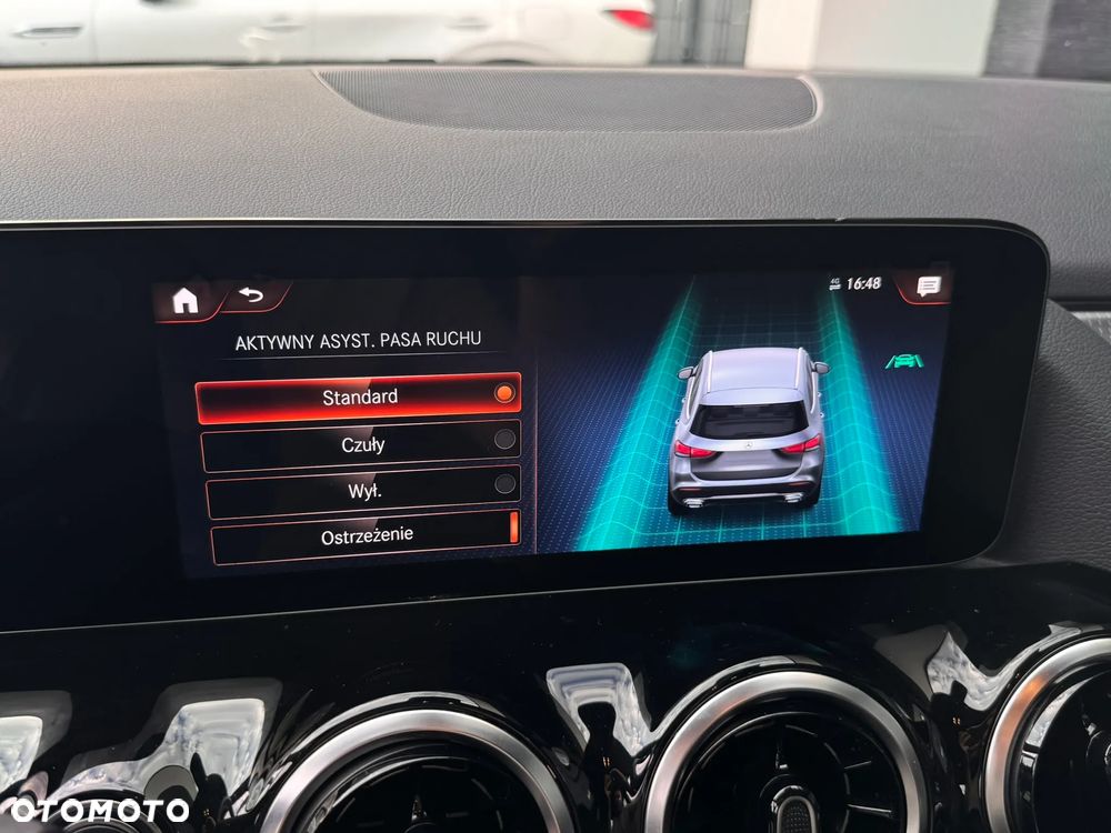 Mercedes-Benz GLA 200 d Progressive 8G-DCT - 25