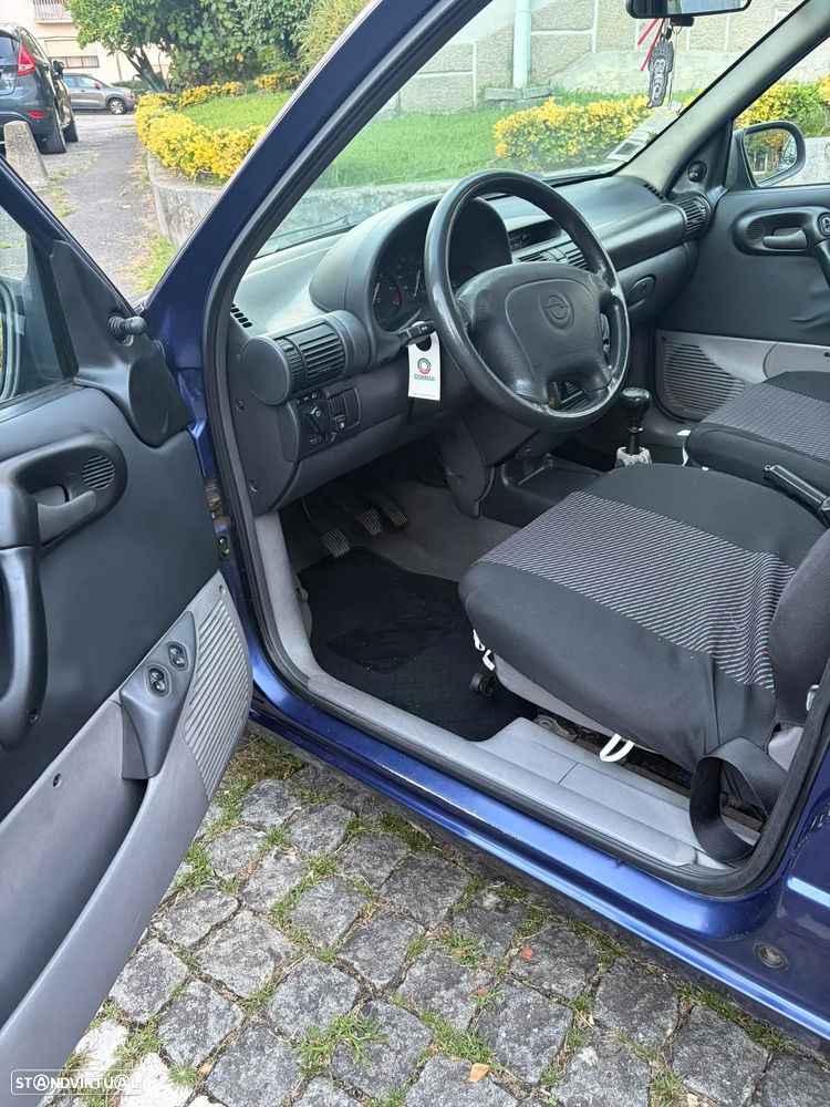 Opel Corsa 1.2 16V - 4