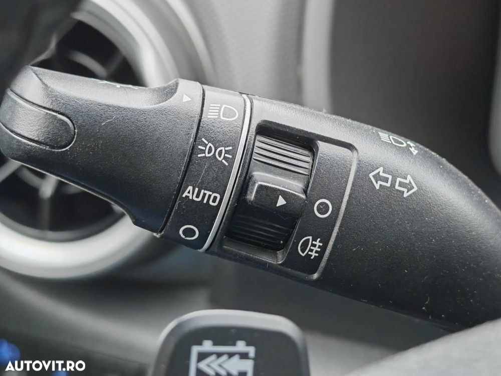Hyundai KONA Premium - 24