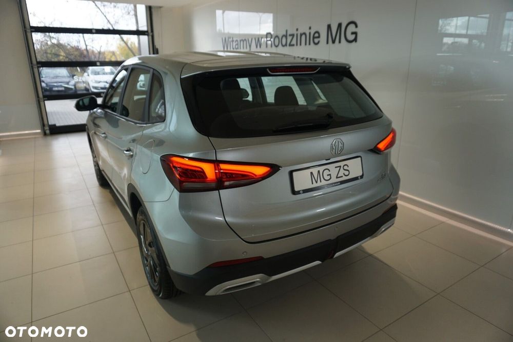 MG ZS - 16