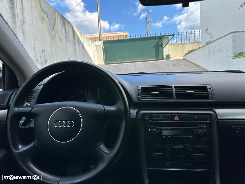 Audi A4 1.6 - 16