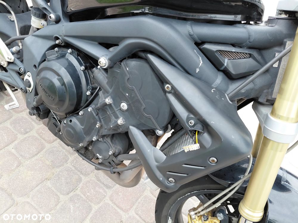 Triumph Street Triple - 12