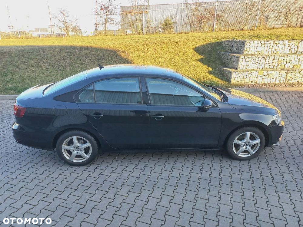 Volkswagen Jetta 2.0 TDI DPF BMT Trendline - 4