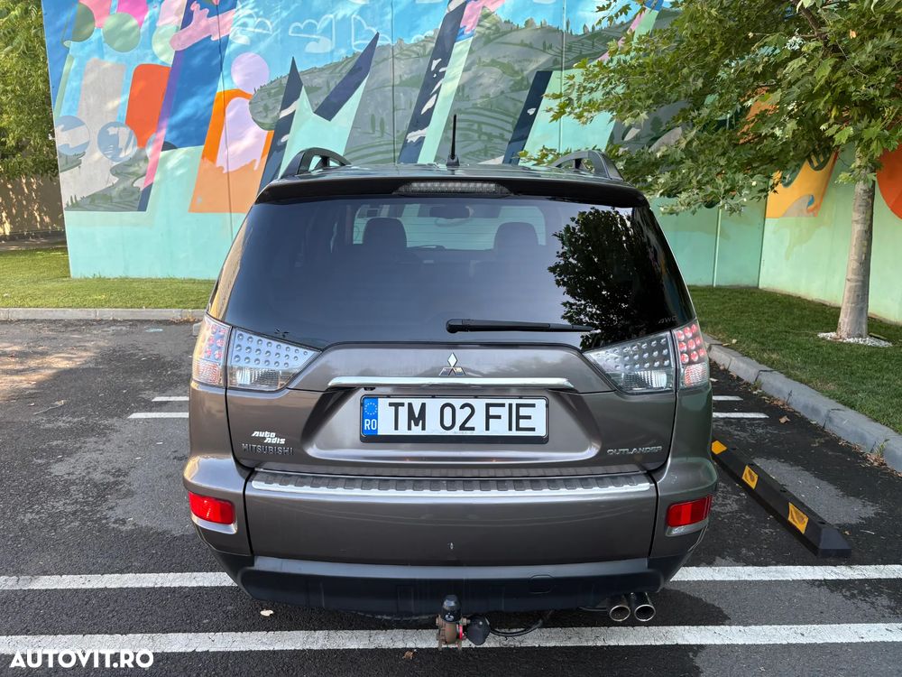 Mitsubishi Outlander 2.2 DI-D 4WD Intense - 6