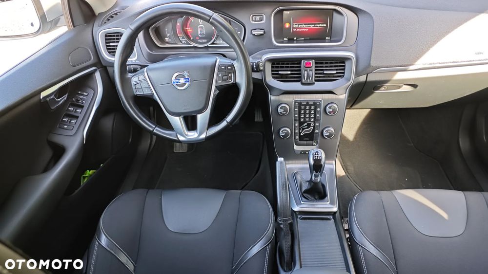Volvo V40 D2 - 21