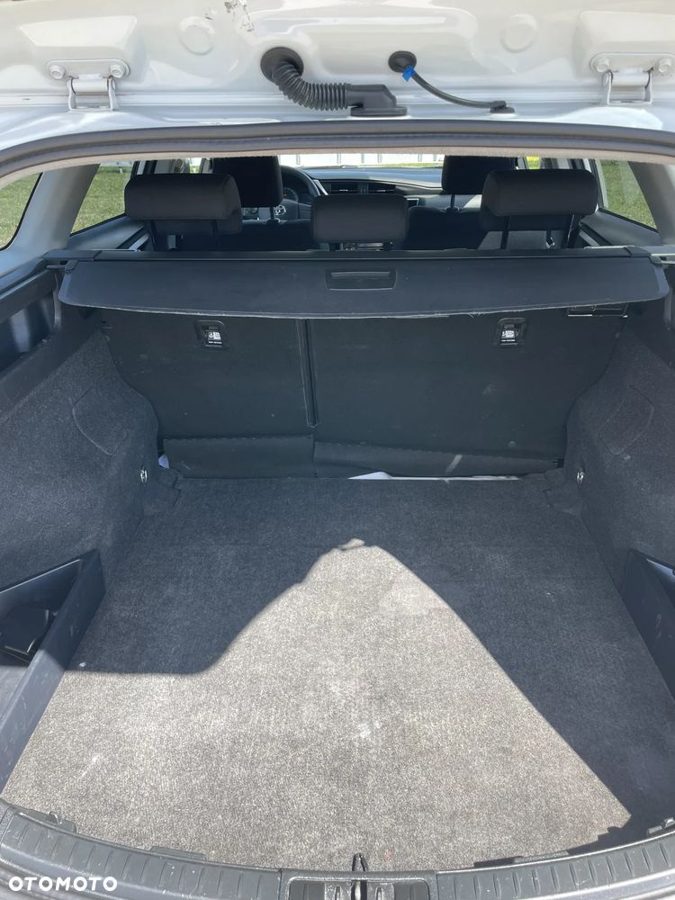Toyota Auris 1.4 D-4D Comfort - 23